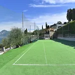 In Con Sauna, Piscina E Campo Da Sport Apartamento