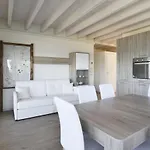 In Con Sauna, Piscina E Campo Da Sport Apartamento