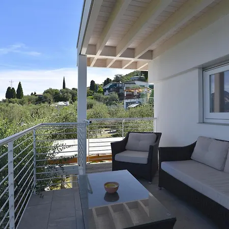 In Con Sauna, Piscina E Campo Da Sport Apartamento