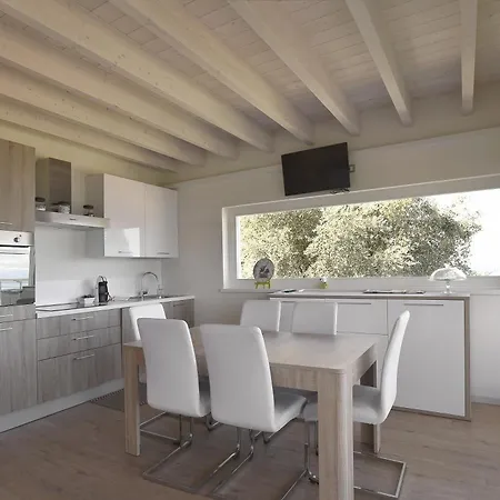 Apartament In Con Sauna, Piscina E Campo Da Sport