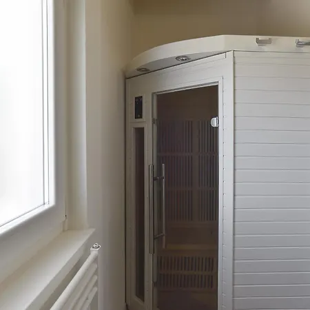 In Con Sauna, Piscina E Campo Da Sport Apartament