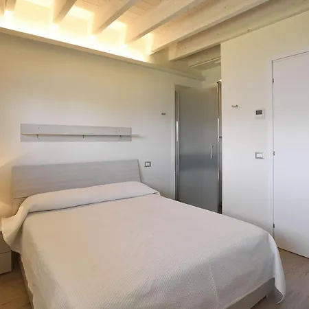 Apartment In Con Sauna, Piscina E Campo Da Sport